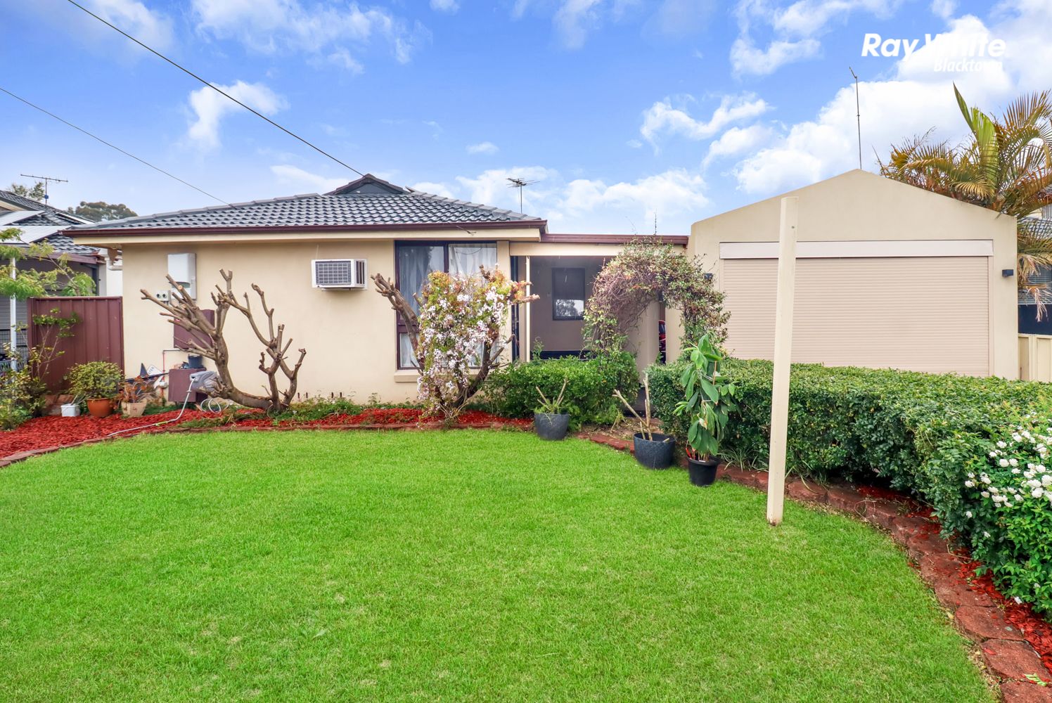 4 bedrooms House in 35 Tambaroora Crescent MARAYONG NSW, 2148