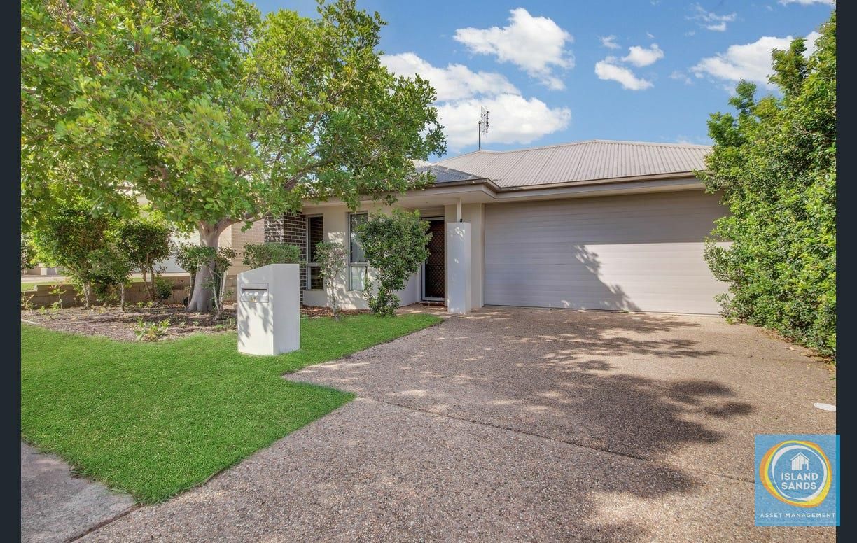 4 bedrooms House in 49 Clover Crescent BOYNE ISLAND QLD, 4680