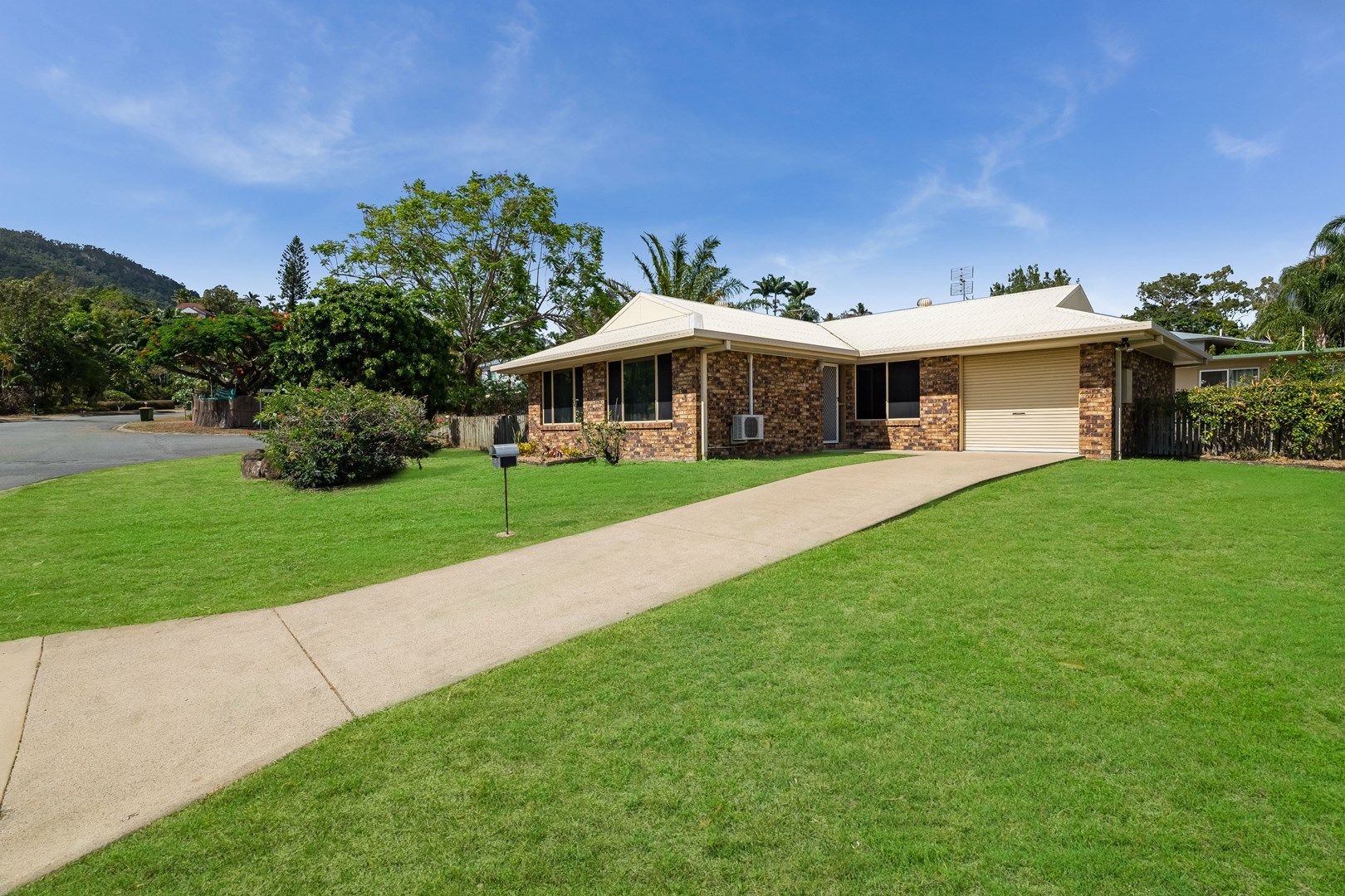 4 Manooka Drive, Cannonvale QLD 4802, Image 0