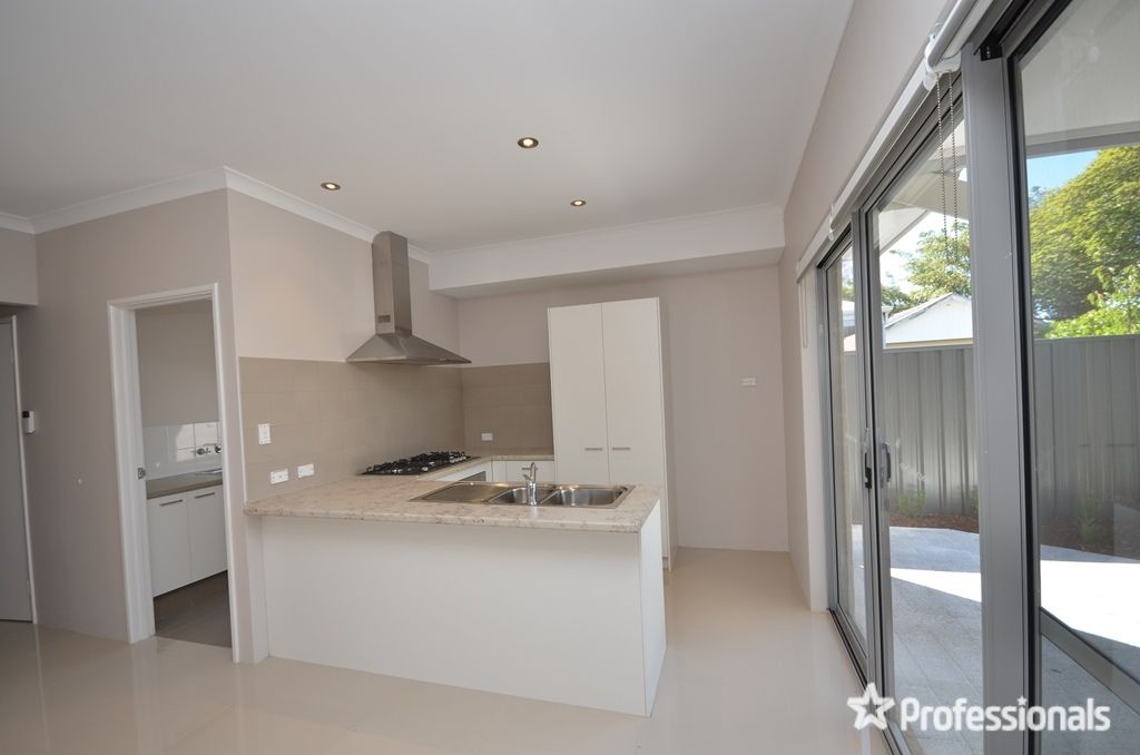 3 bedrooms Villa in 1/101 Oats Street CARLISLE WA, 6101