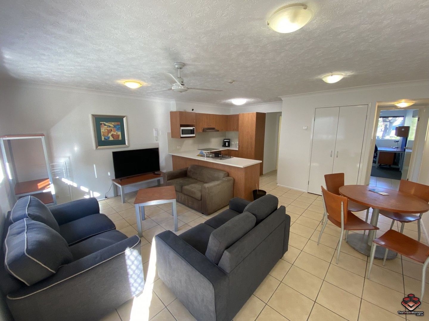 ID21113460/129131 Currumburra Road, Ashmore QLD 4214 Apartment For