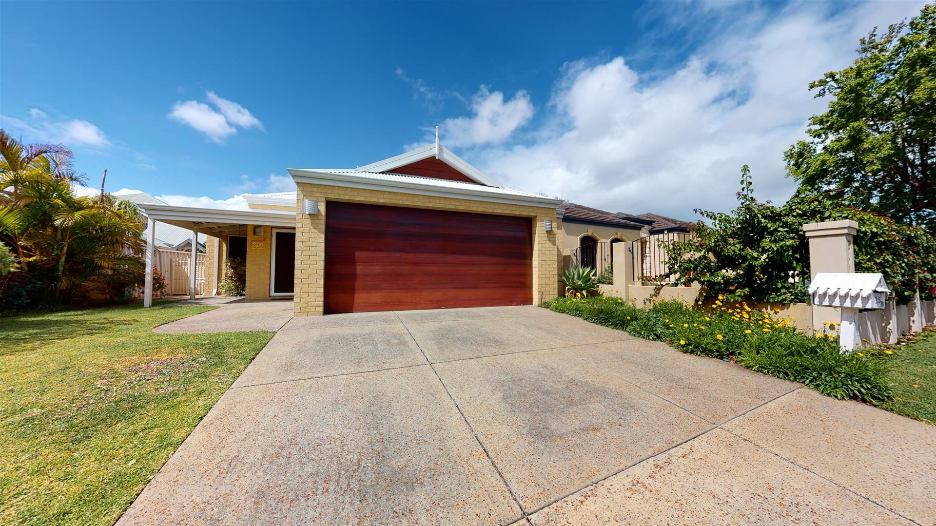 3 bedrooms House in 25B Hayward Way MYAREE WA, 6154