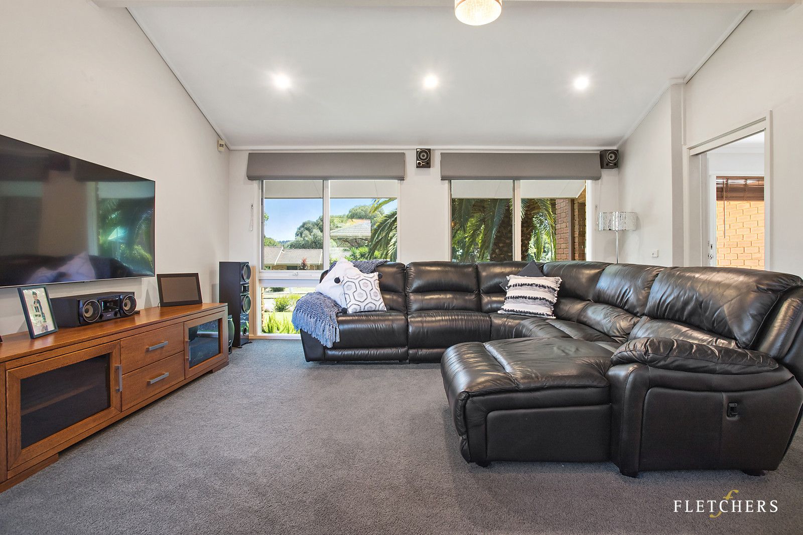 29 Summerhill Park Drive, Mooroolbark VIC 3138, Image 2