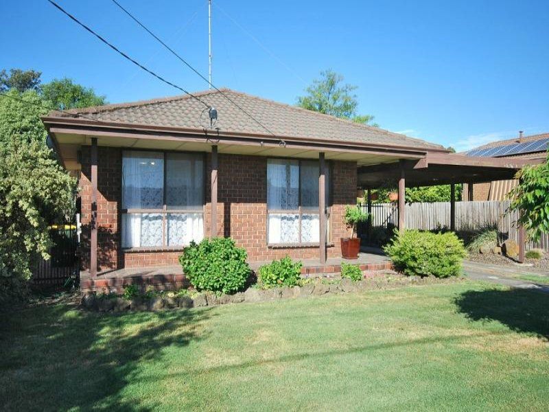 3 bedrooms House in 254 Learmonth Road WENDOUREE VIC, 3355