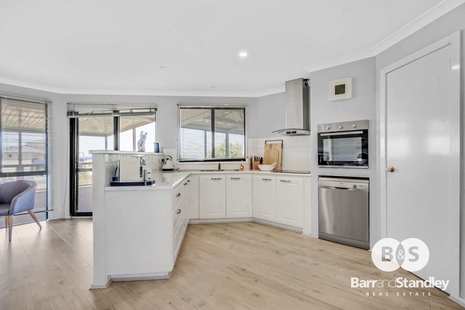 24 Beachcast Close, Preston Beach WA 6215, Image 1