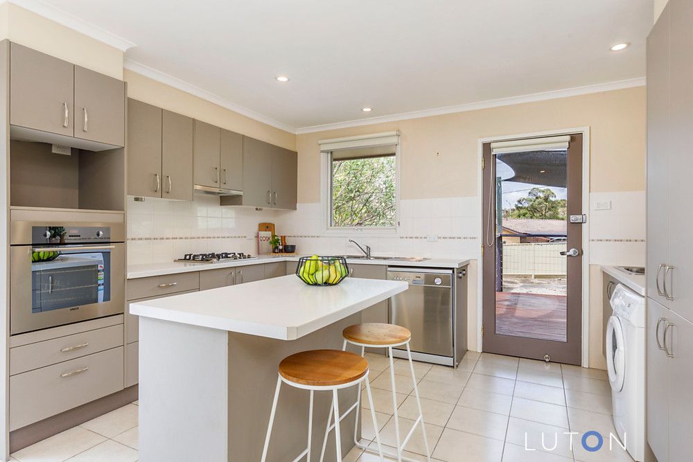 15 Shenton Crescent, Stirling ACT 2611, Image 2