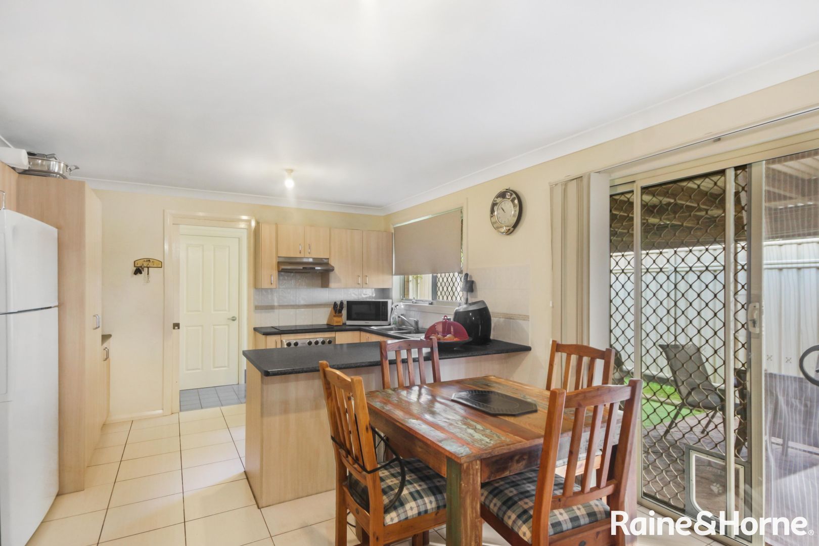 4/14 Debra Anne Drive, Bateau Bay NSW 2261, Image 2