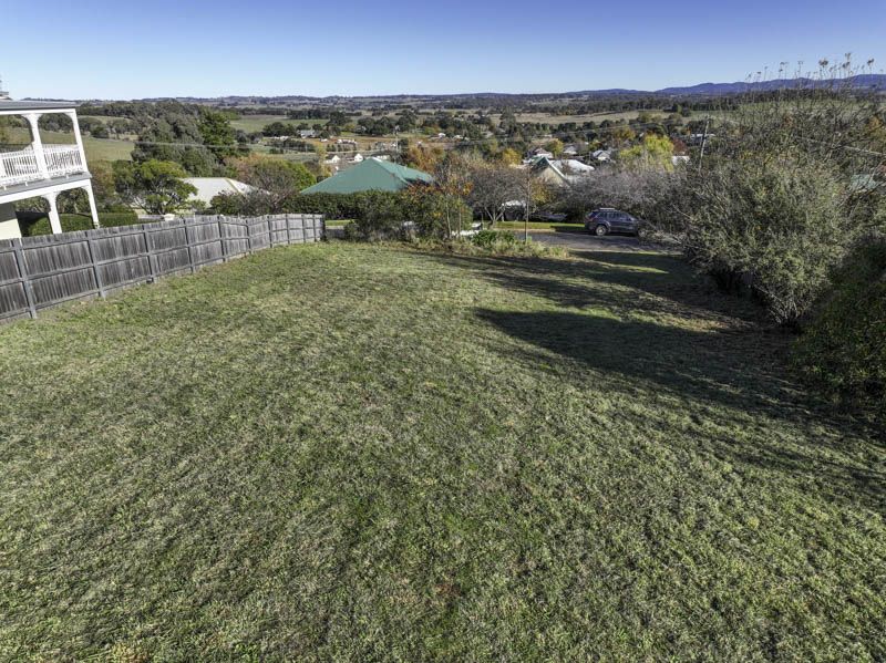 13 William Street, Millthorpe NSW 2798 Domain