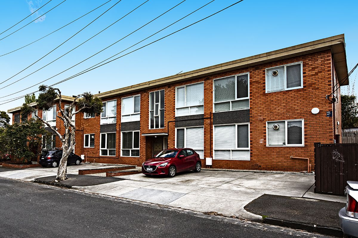 2/11 Hartpury Avenue, Elwood VIC 3184