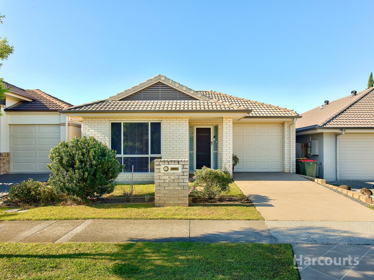 3 bedrooms House in 27 Merimbula Cr FITZGIBBON QLD, 4018