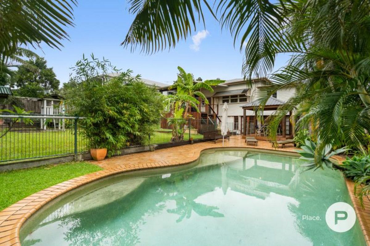 4 bedrooms House in 19 Sugarloaf Street WAVELL HEIGHTS QLD, 4012