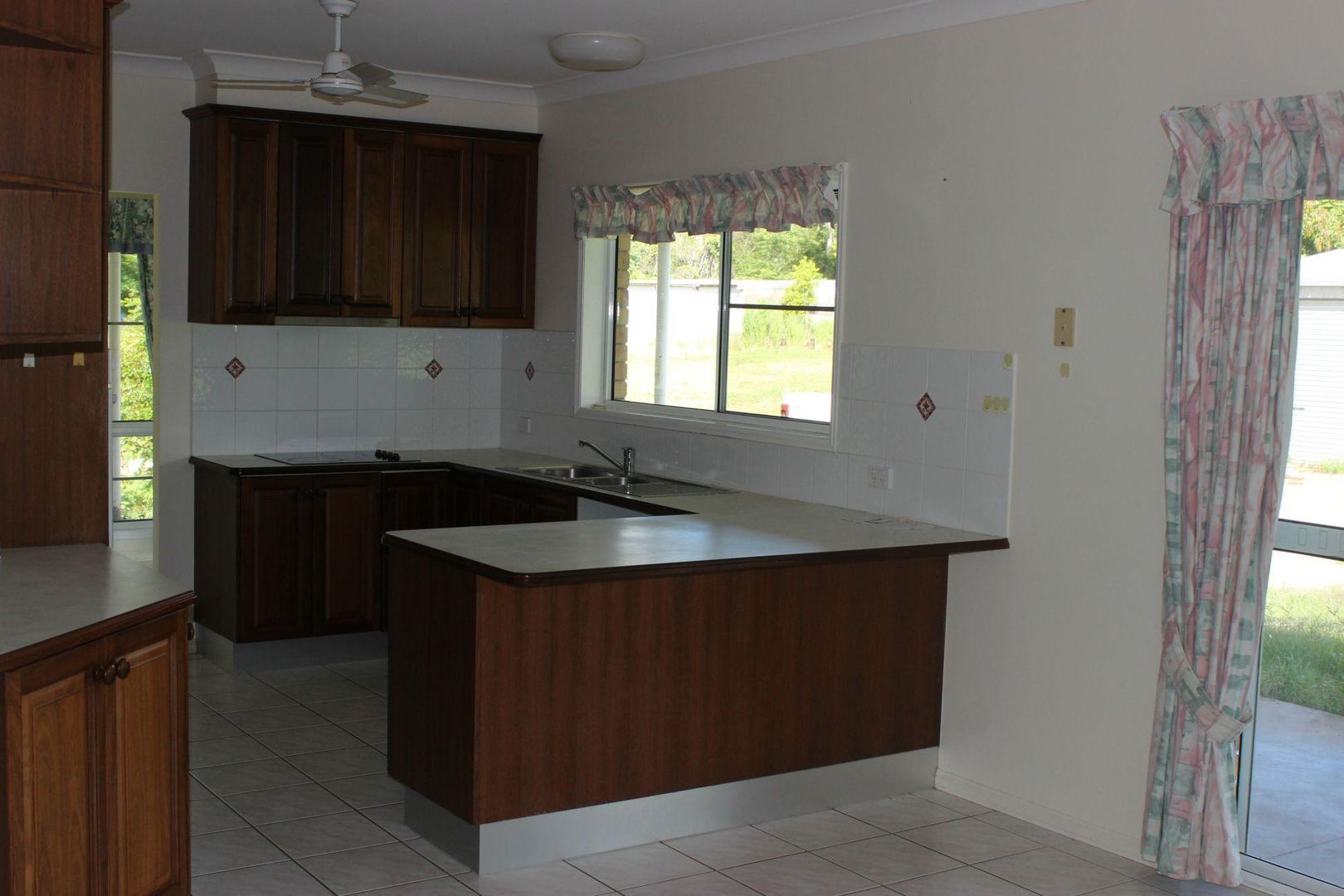 18 Sullivan Road, Cardwell QLD 4849, Image 2