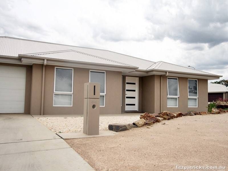 3 bedrooms House in 44 Strickland Drive BOOROOMA NSW, 2650