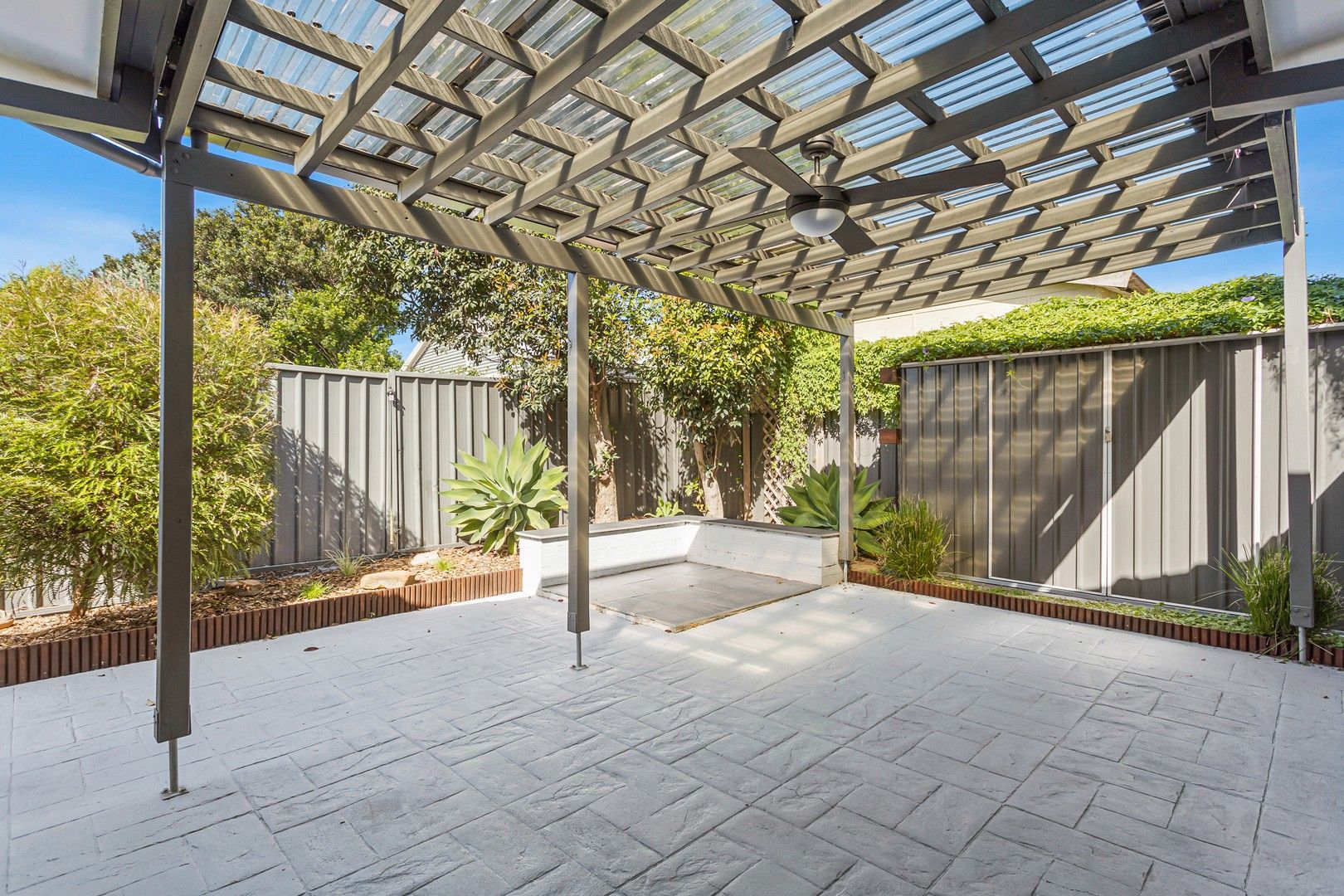 2 bedrooms Apartment / Unit / Flat in 3/35 Pioneer Road BELLAMBI NSW, 2518