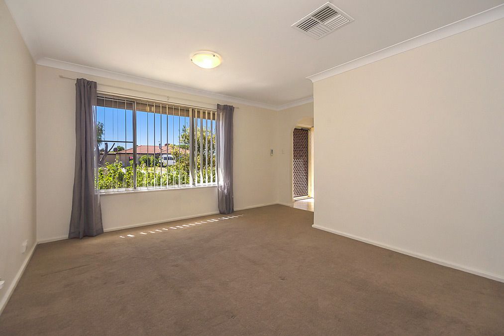 46 Breaden Drive, Cooloongup WA 6168, Image 2