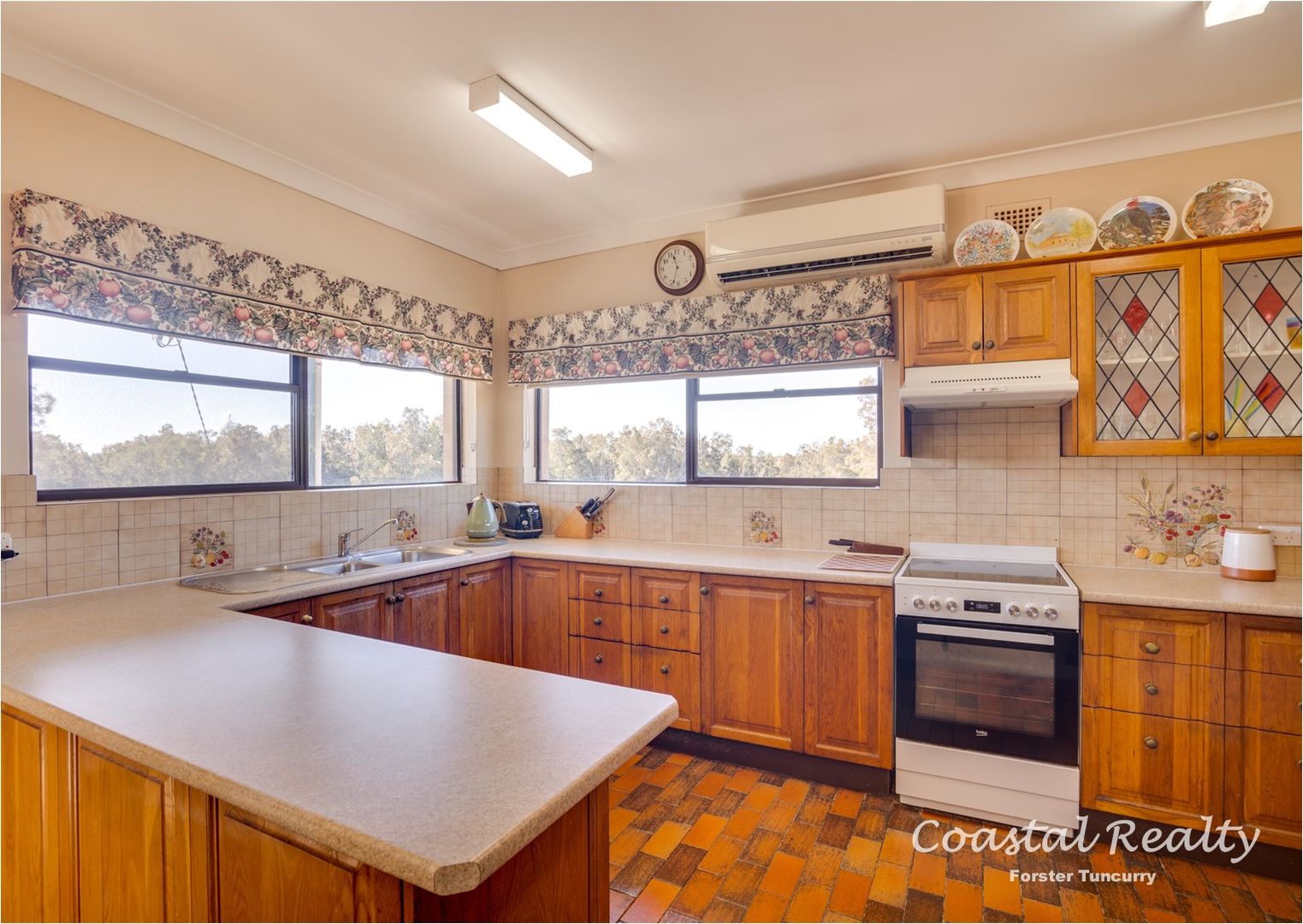 10 Frazer Avenue, Green Point NSW 2428, Image 2