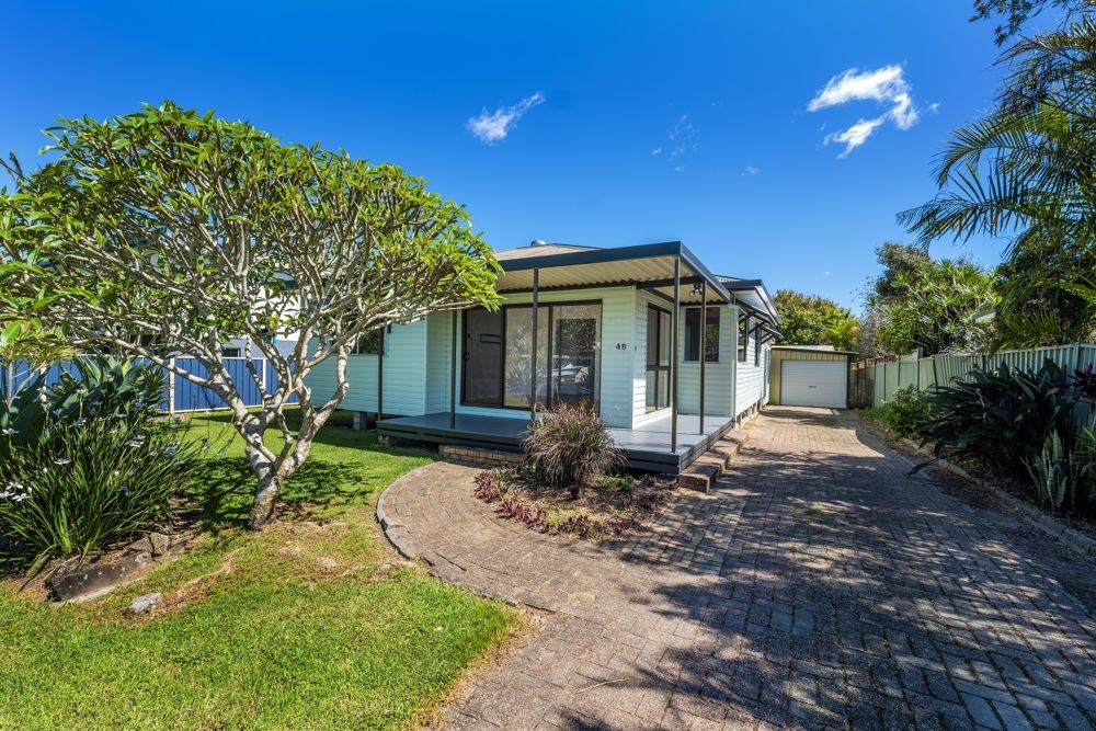 4 bedrooms House in 48 Pacific Street CORINDI BEACH NSW, 2456