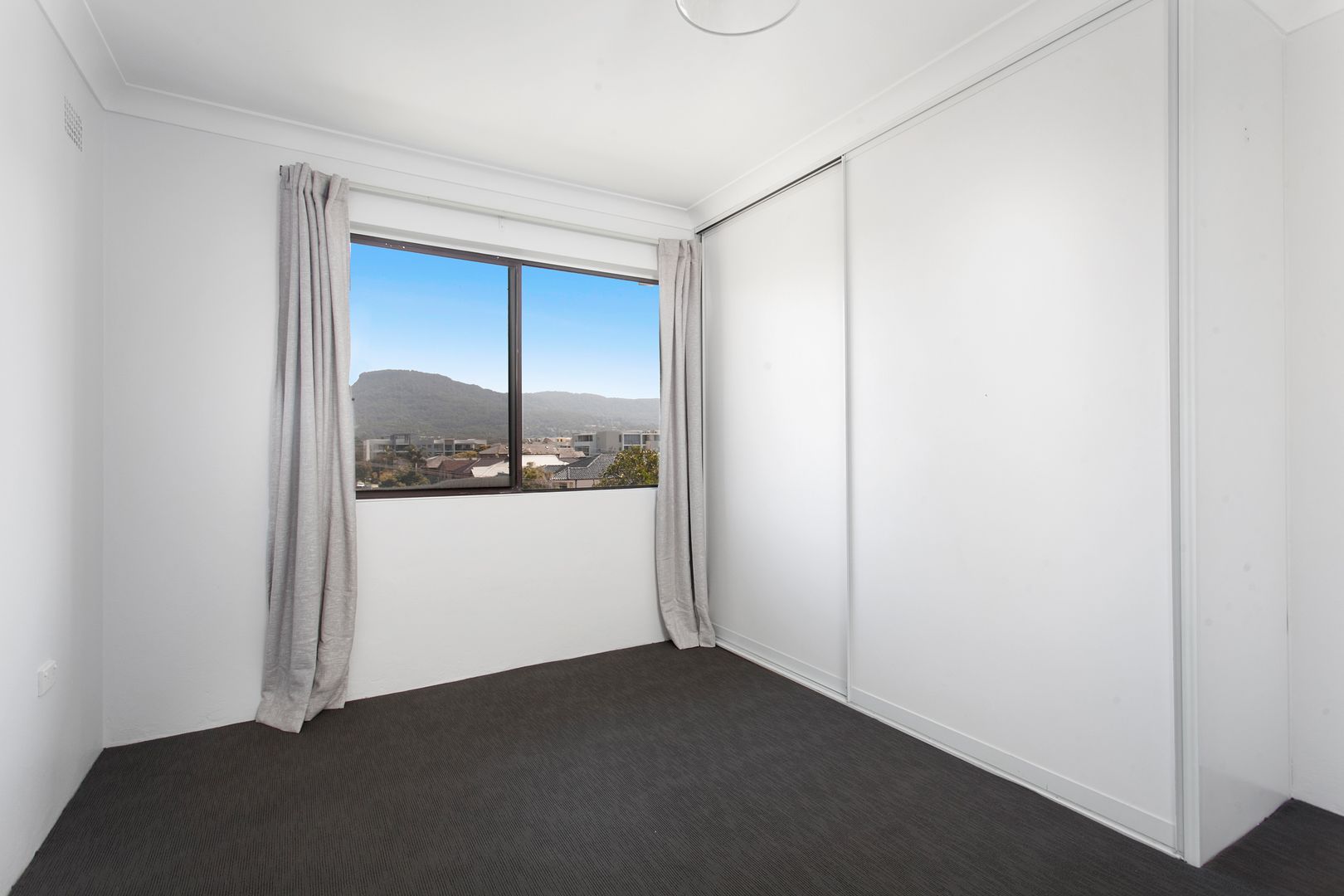 8/4 Pleasant Avenue, North Wollongong NSW 2500, Image 2