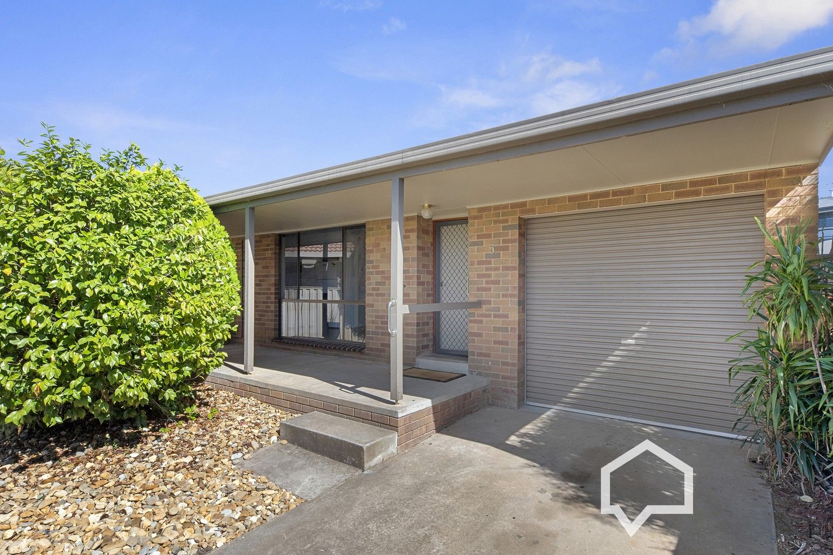 2/5 Goldwyn Court, Strathdale VIC 3550, Image 0