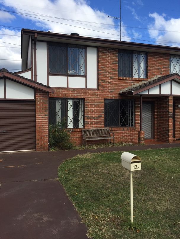 3 bedrooms House in 13a Yellow Gum Close GLENMORE PARK NSW, 2745