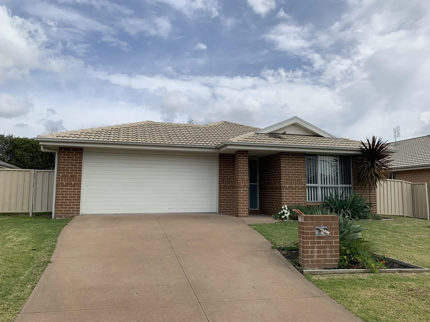 25 Candlebark Close, West Nowra NSW 2541