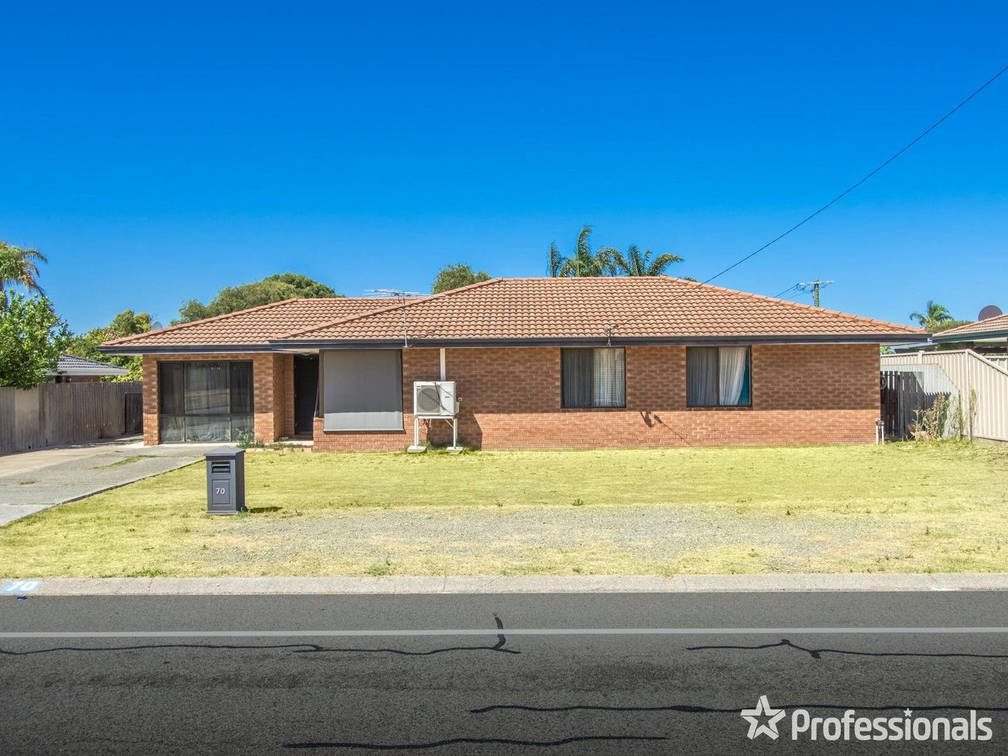 3 bedrooms House in 70 Willmott Drive COOLOONGUP WA, 6168