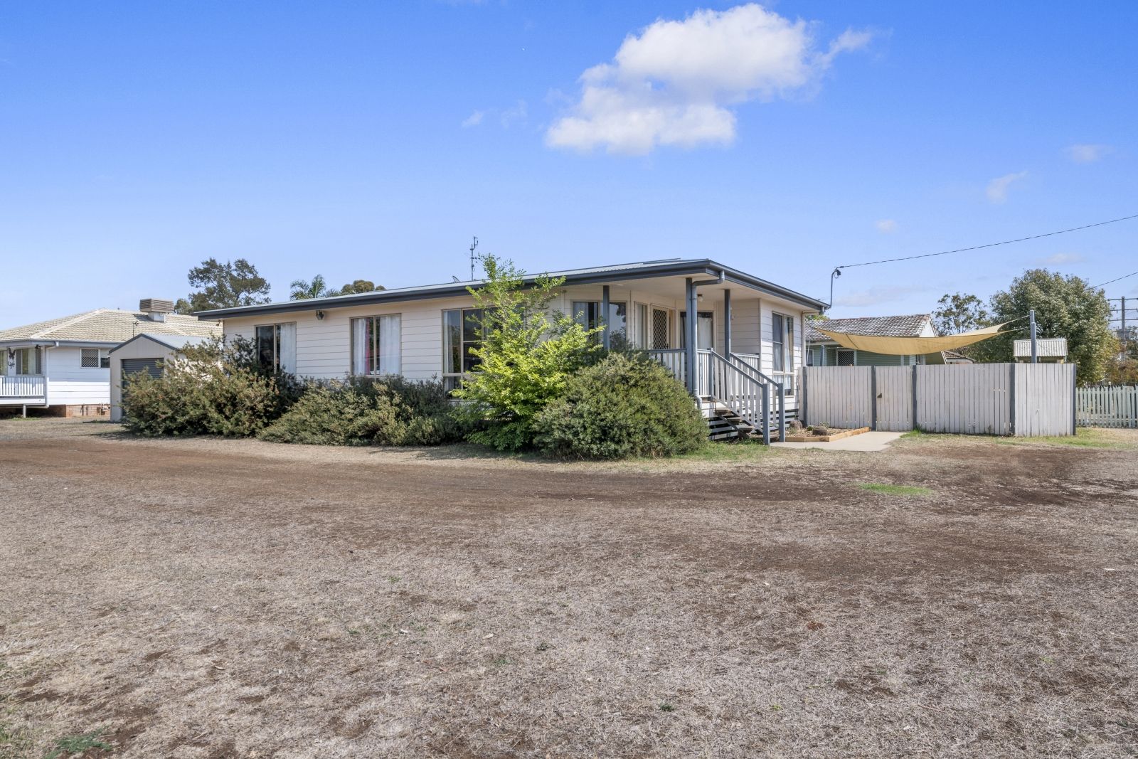 6 Milligan Street, Oakey QLD 4401, Image 0