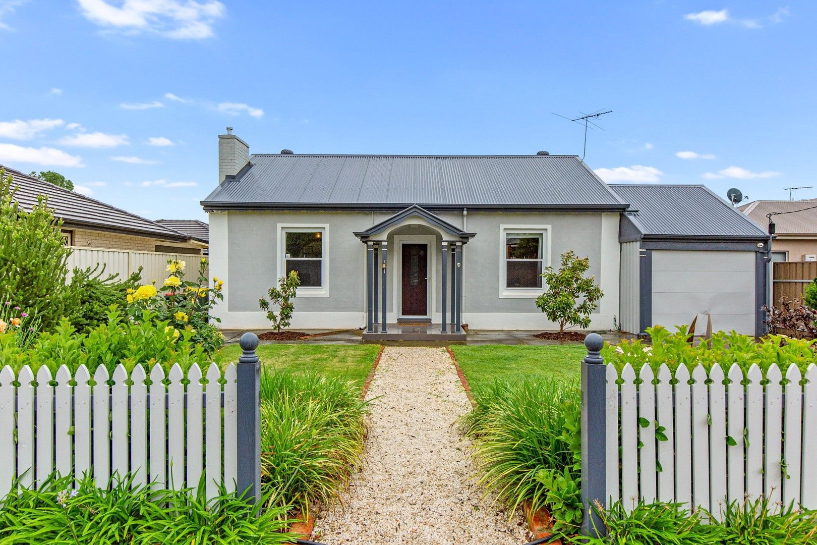 4 bedrooms House in 106 Railway Terrace ASCOT PARK SA, 5043
