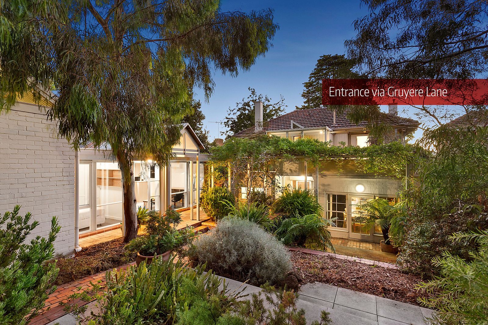 4 bedrooms House in 8 Burke Road IVANHOE EAST VIC, 3079