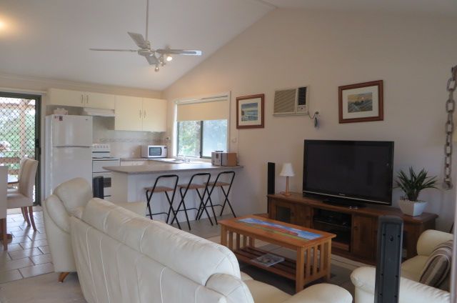 74 Seventh Avenue, Paradise Beach VIC 3851, Image 0