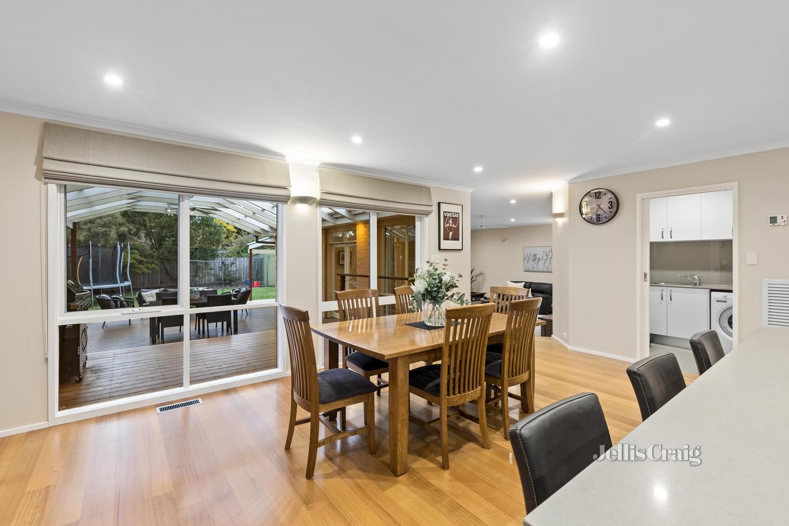 15 Robert Court, Croydon VIC 3136, Image 2