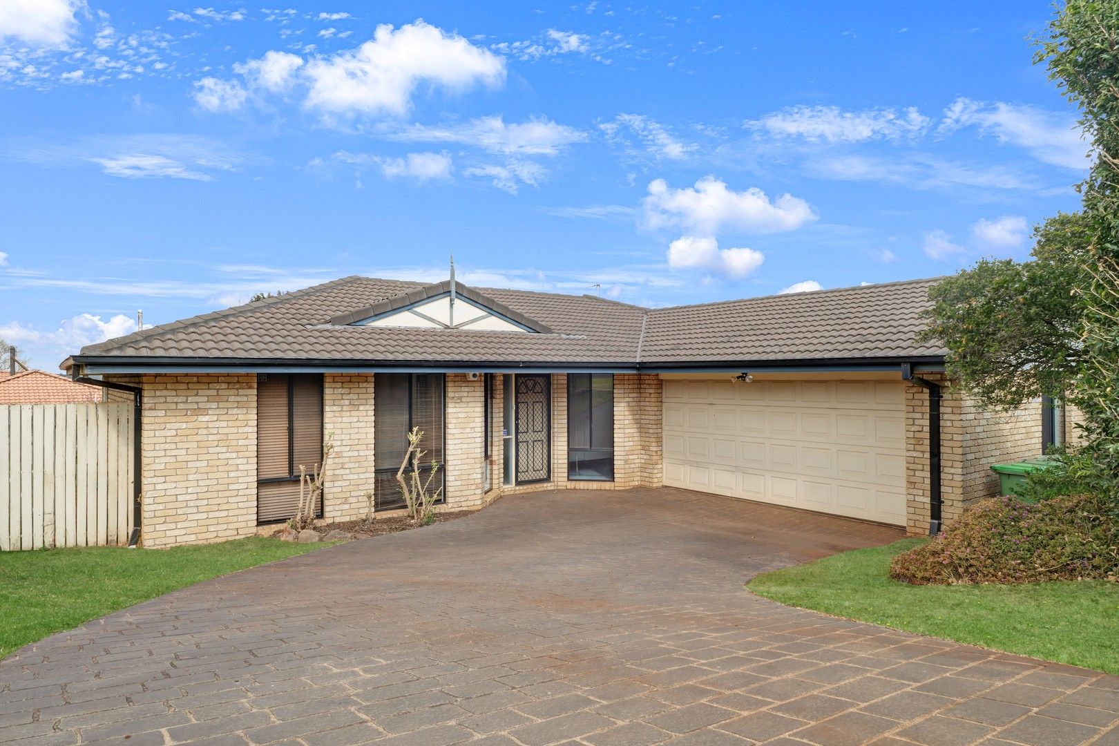 4 bedrooms House in 8 Lyness Court WILSONTON HEIGHTS QLD, 4350
