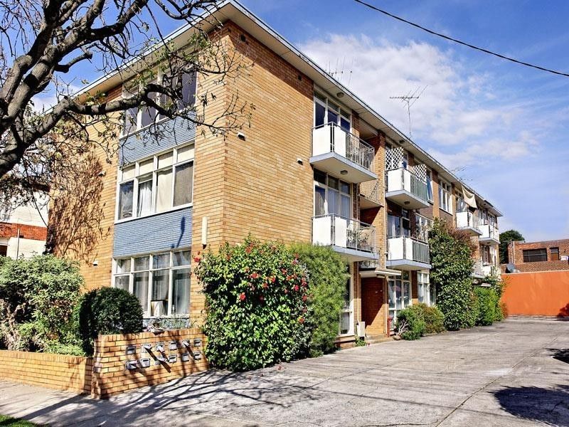 2 bedrooms Apartment / Unit / Flat in 11/47 Spray Street ELWOOD VIC, 3184