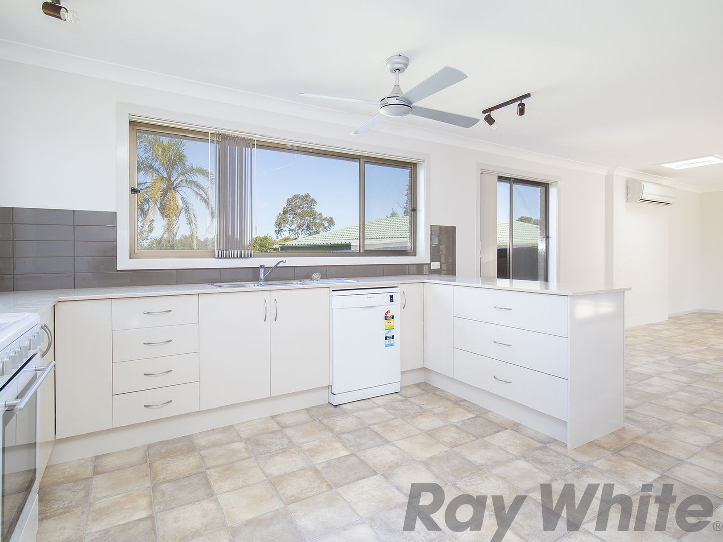 11 Truscott Street, Raymond Terrace NSW 2324, Image 2