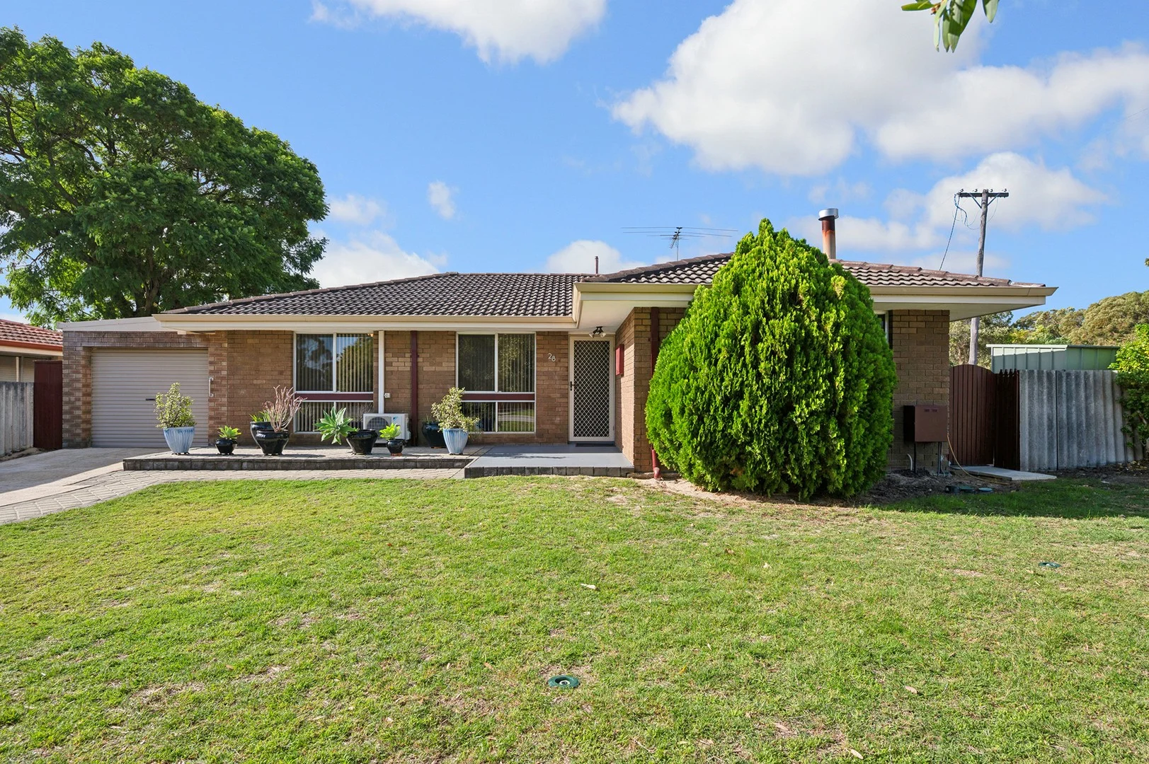 28 Lowanna Way, Armadale WA 6112