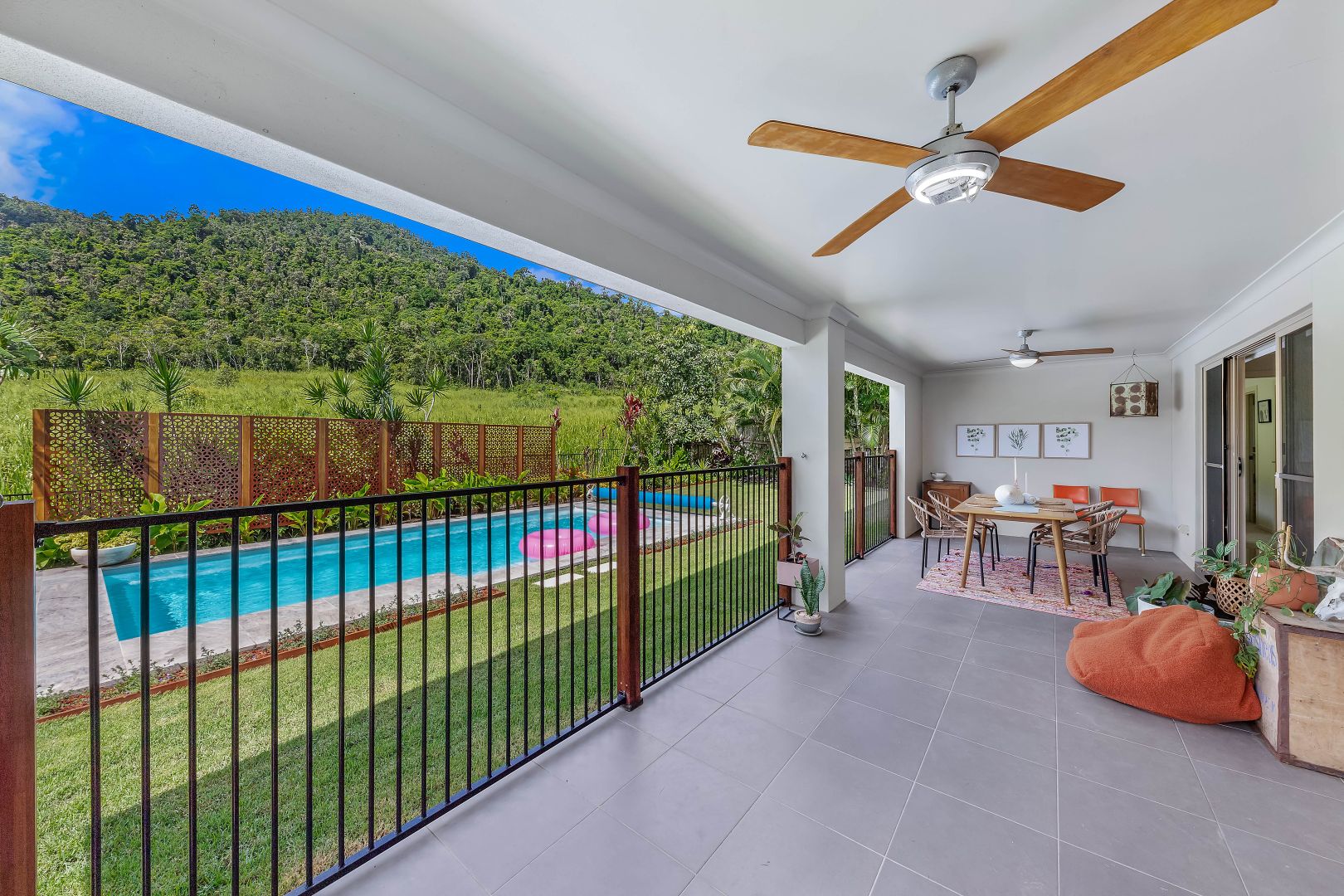 31 Endeavour Cct, Cannonvale QLD 4802, Image 2