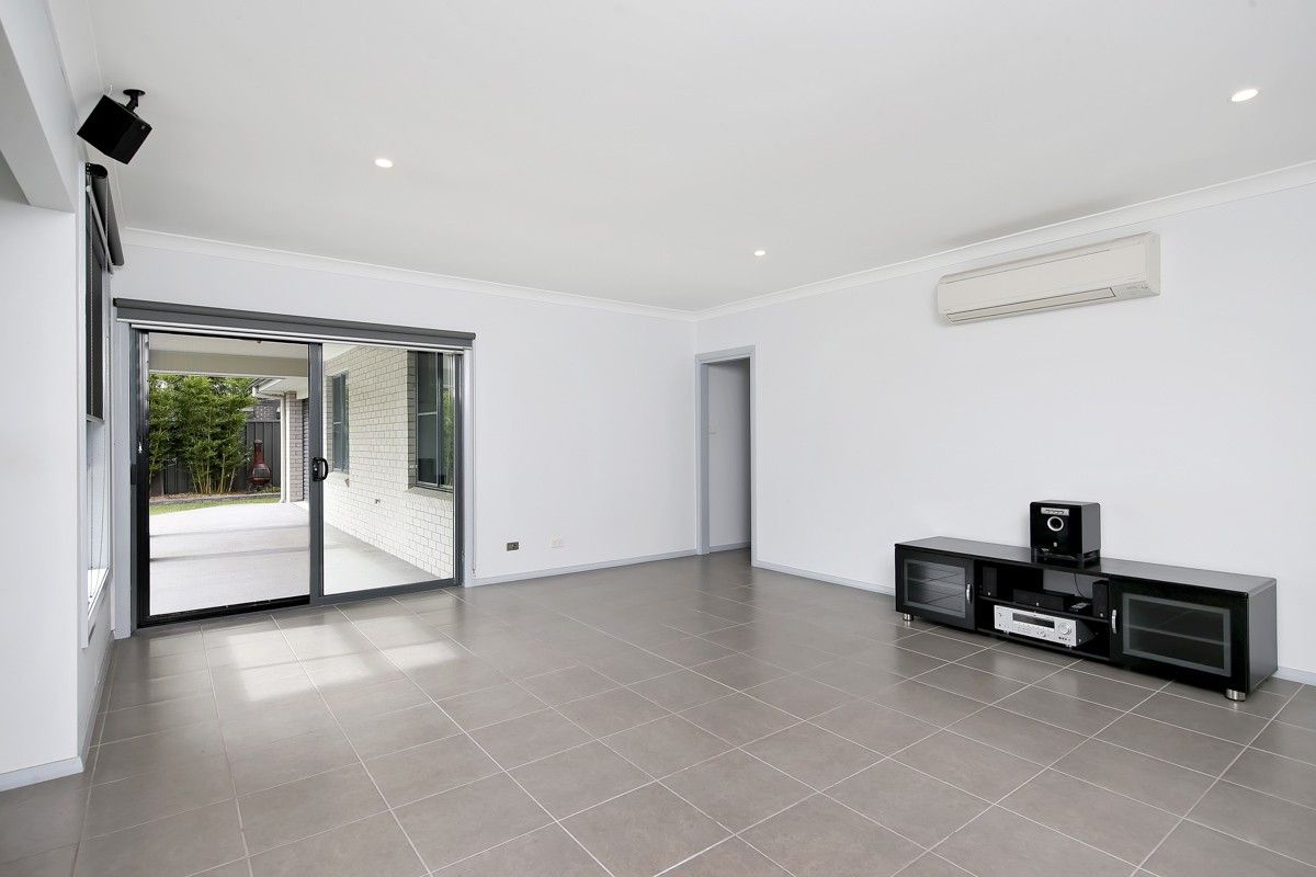 41 John Darling Avenue, Belmont North NSW 2280, Image 2