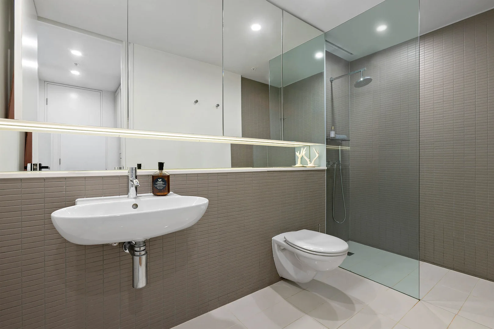 Additional image 14 of 1206/1 Sterling Circuit, Camperdown NSW 2050