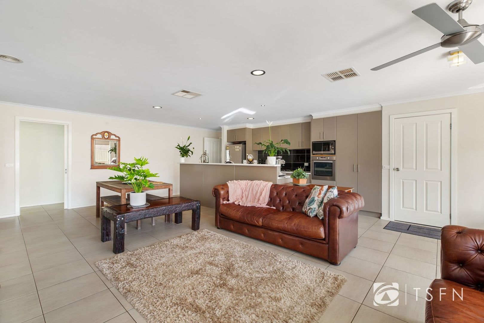 18 Rathlin Avenue, Junortoun VIC 3551, Image 2