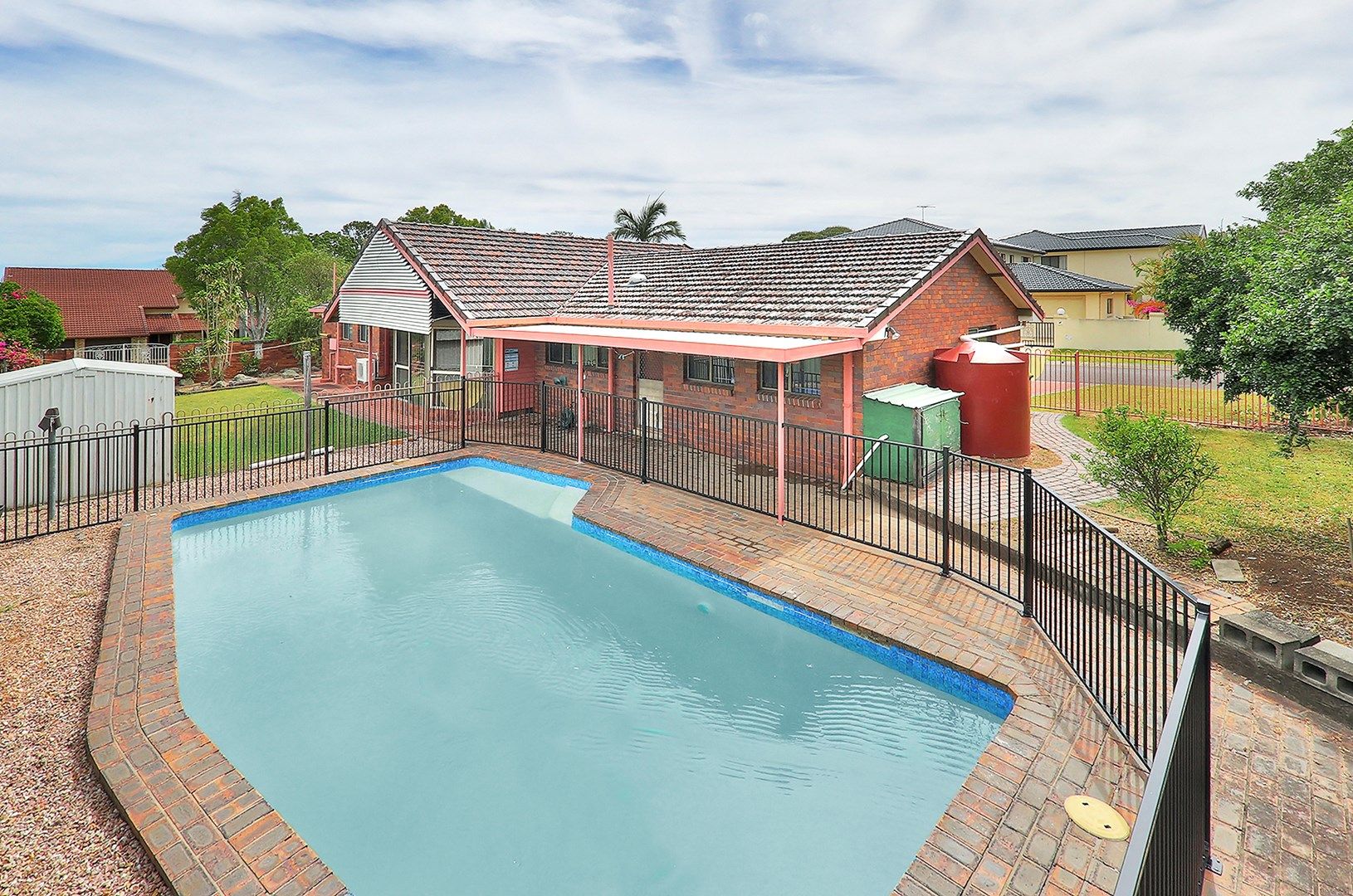 4 bedrooms House in 8 Aralia Street SUNNYBANK QLD, 4109
