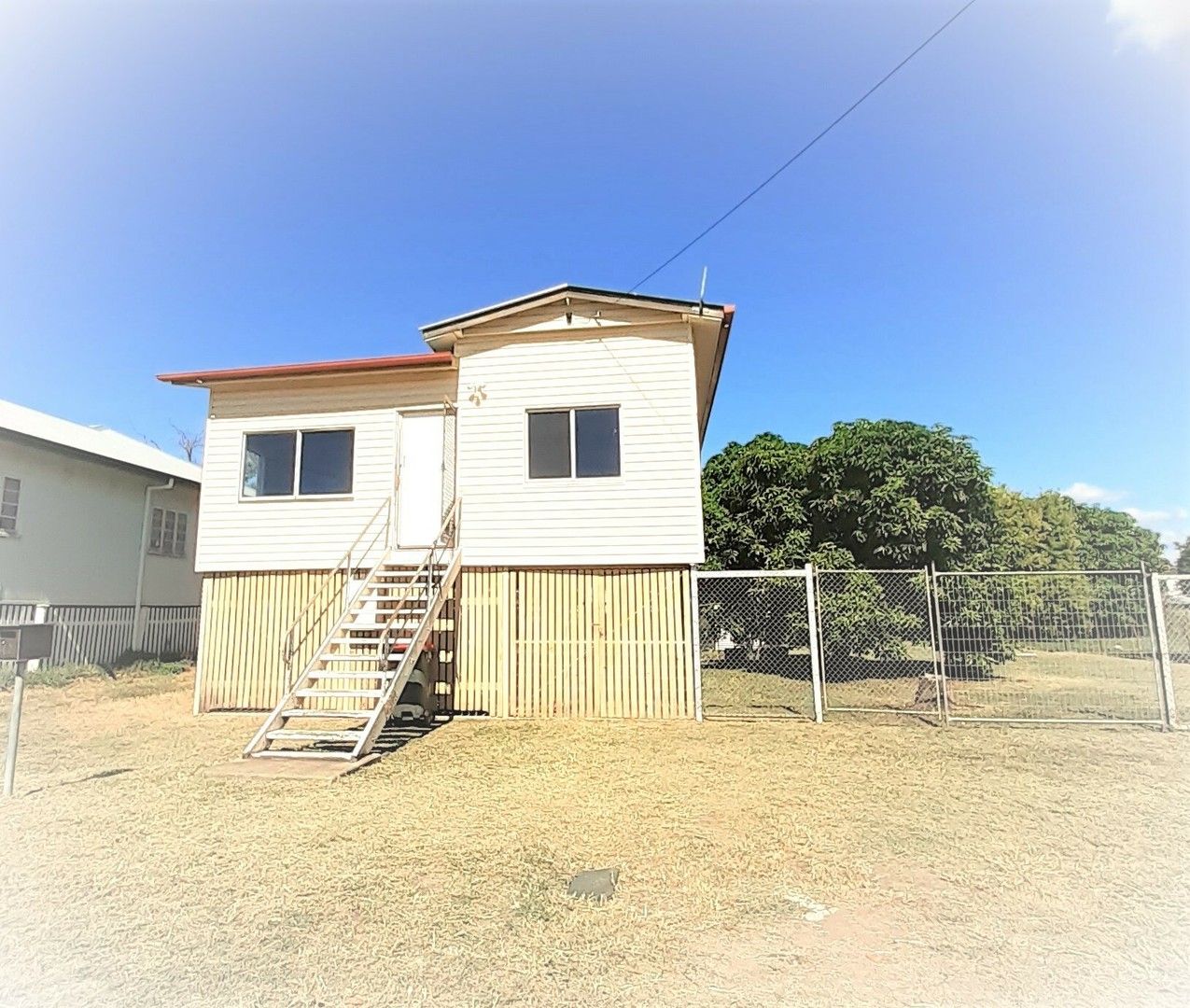 2 bedrooms House in 462 Quay St DEPOT HILL QLD, 4700