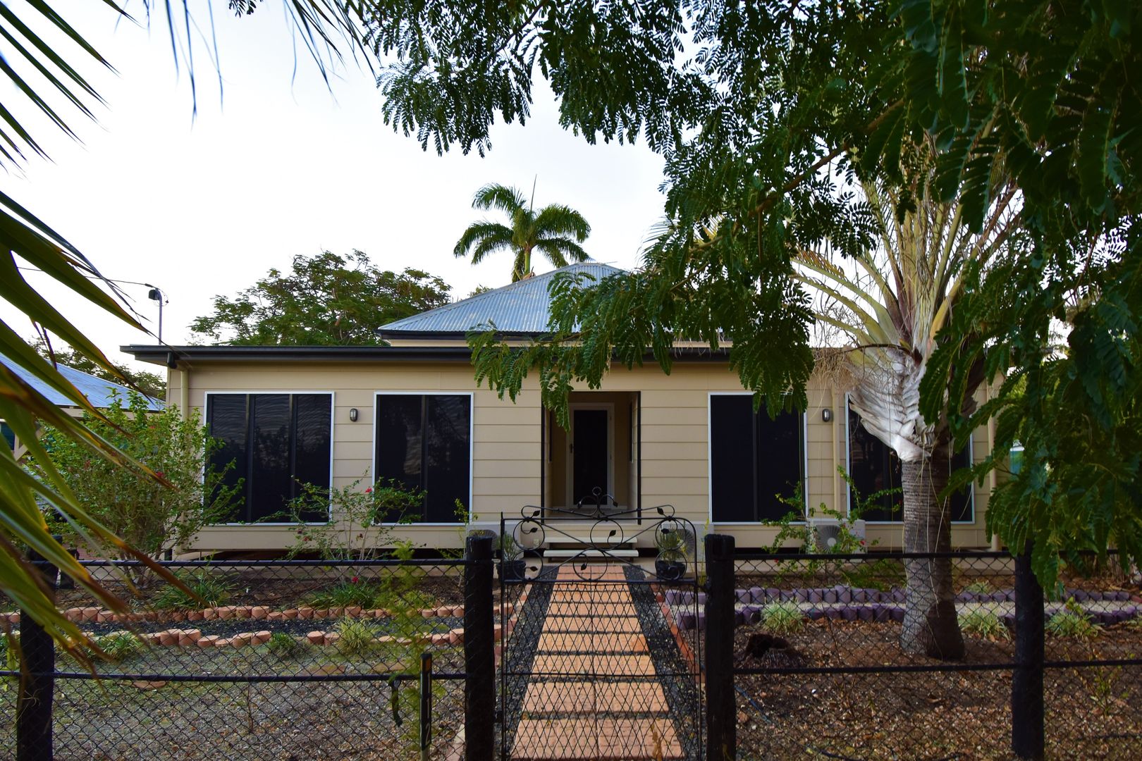 112 Ash Street, Barcaldine QLD 4725 Domain