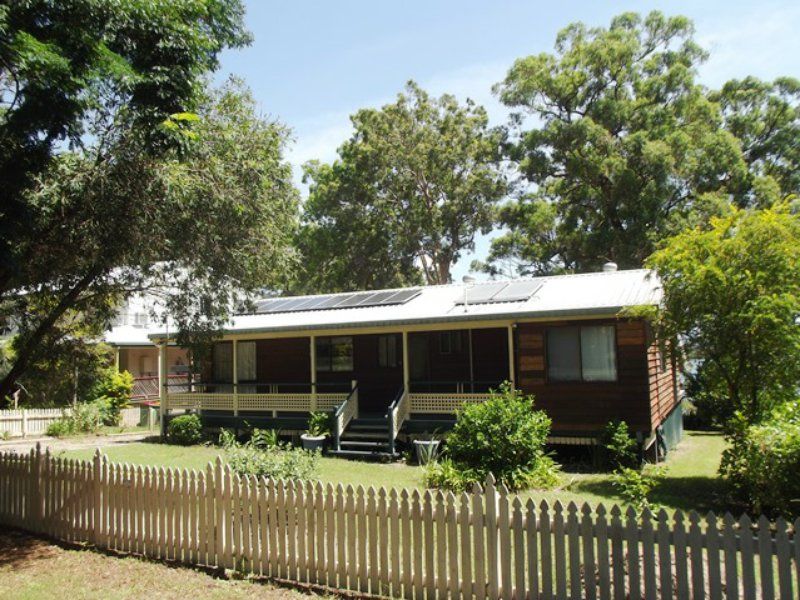 19 Coast Road, Macleay Island QLD 4184, Image 2