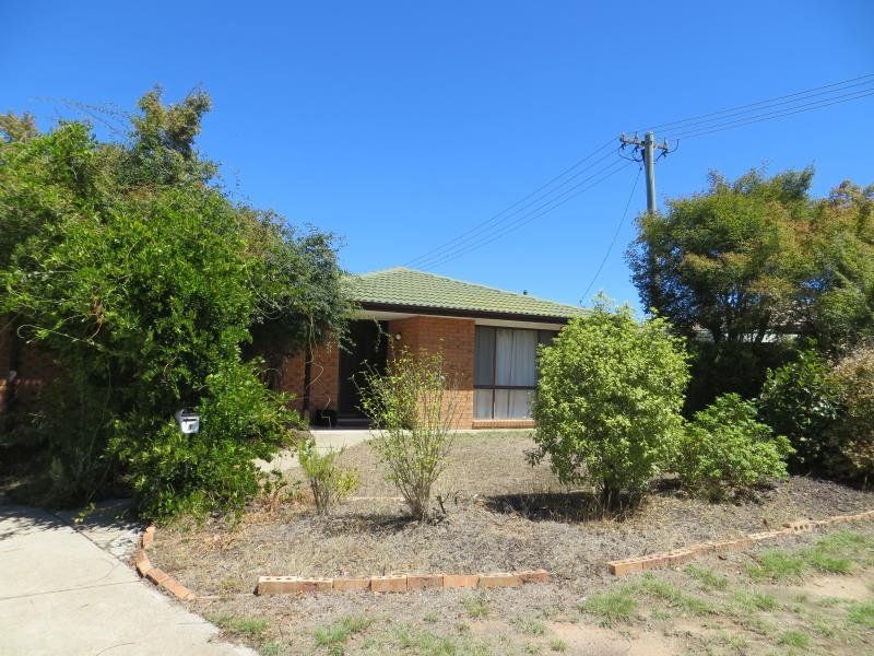 4 bedrooms House in 1 Haly Place MACARTHUR ACT, 2904
