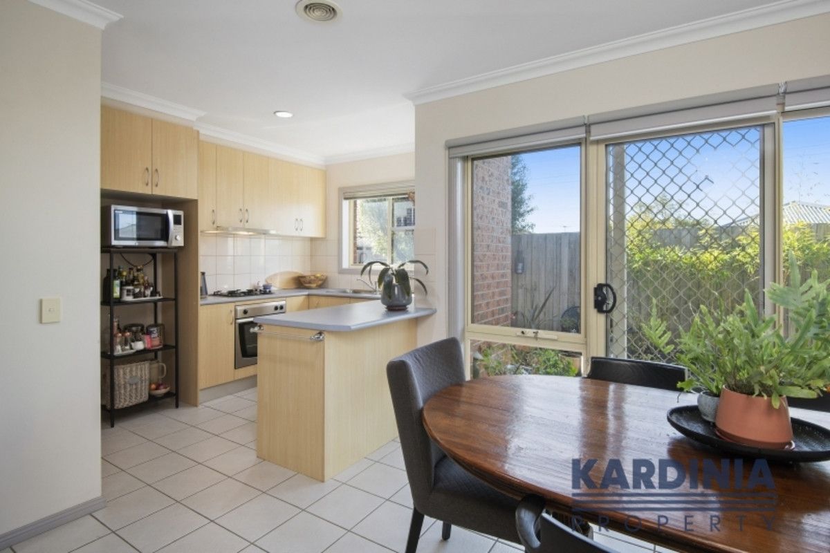 2/11 Cedarville Close, Highton VIC 3216, Image 2