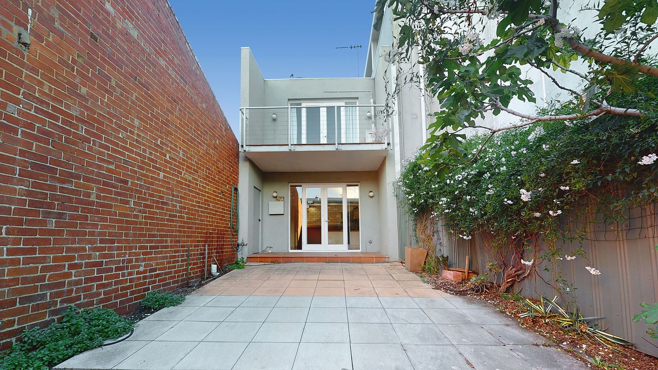 2 bedrooms Townhouse in 1A Russell Street HAWTHORN VIC, 3122