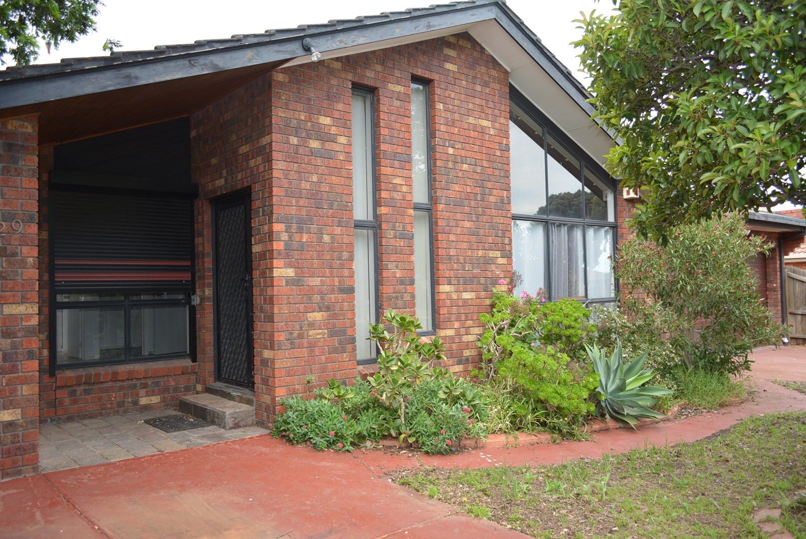 3 bedrooms House in 29 Kingsley Place DELAHEY VIC, 3037