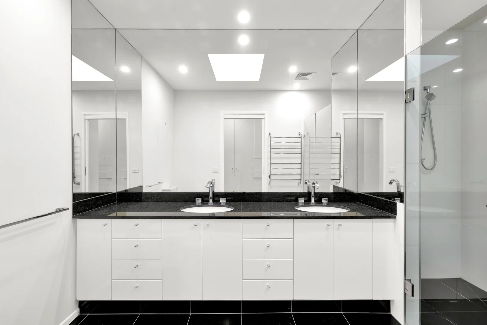 Additional image 5 of 8 Cloverdale Avenue, Toorak VIC 3142