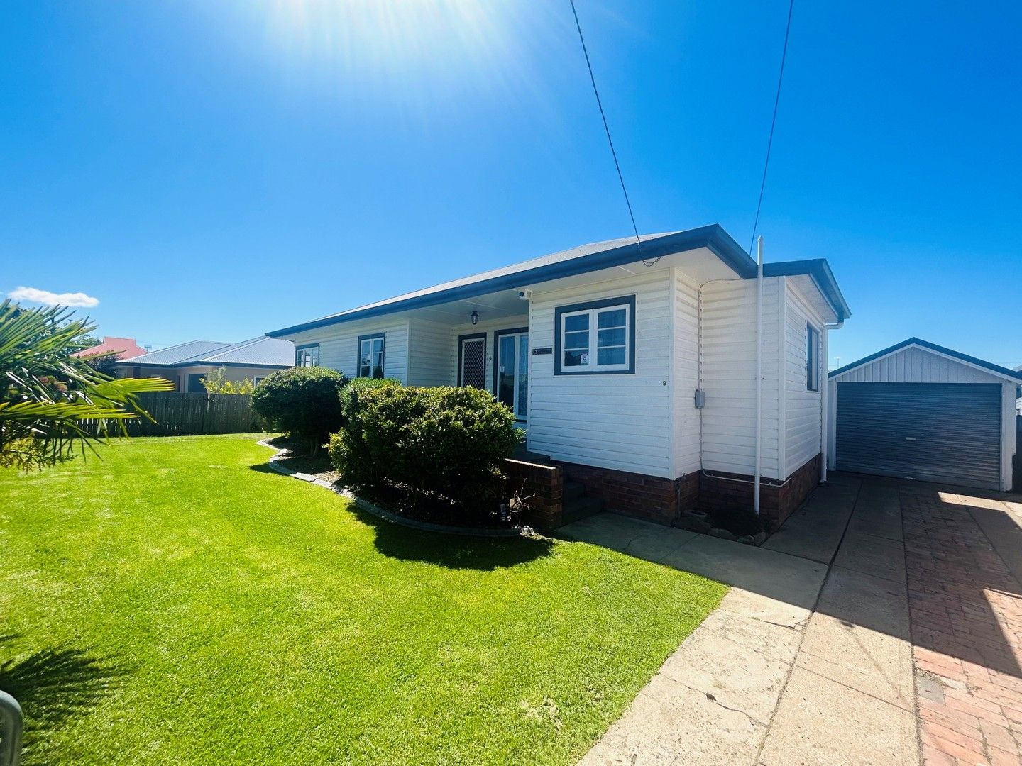3 bedrooms House in 9 Oliver Avenue ARMIDALE NSW, 2350