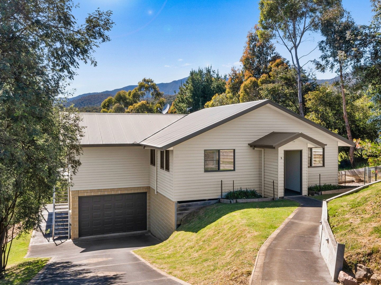 3 Summit View Court, Merrijig VIC 3723, Image 0